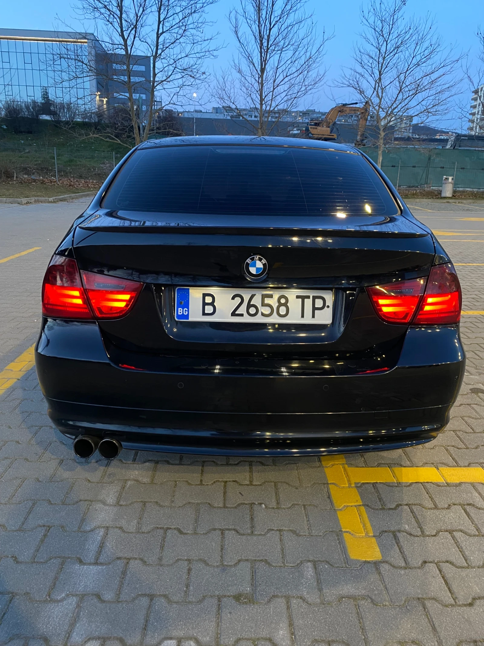 BMW 320 * FACELIFT* , снимка 2 - Автомобили и джипове - 54438934