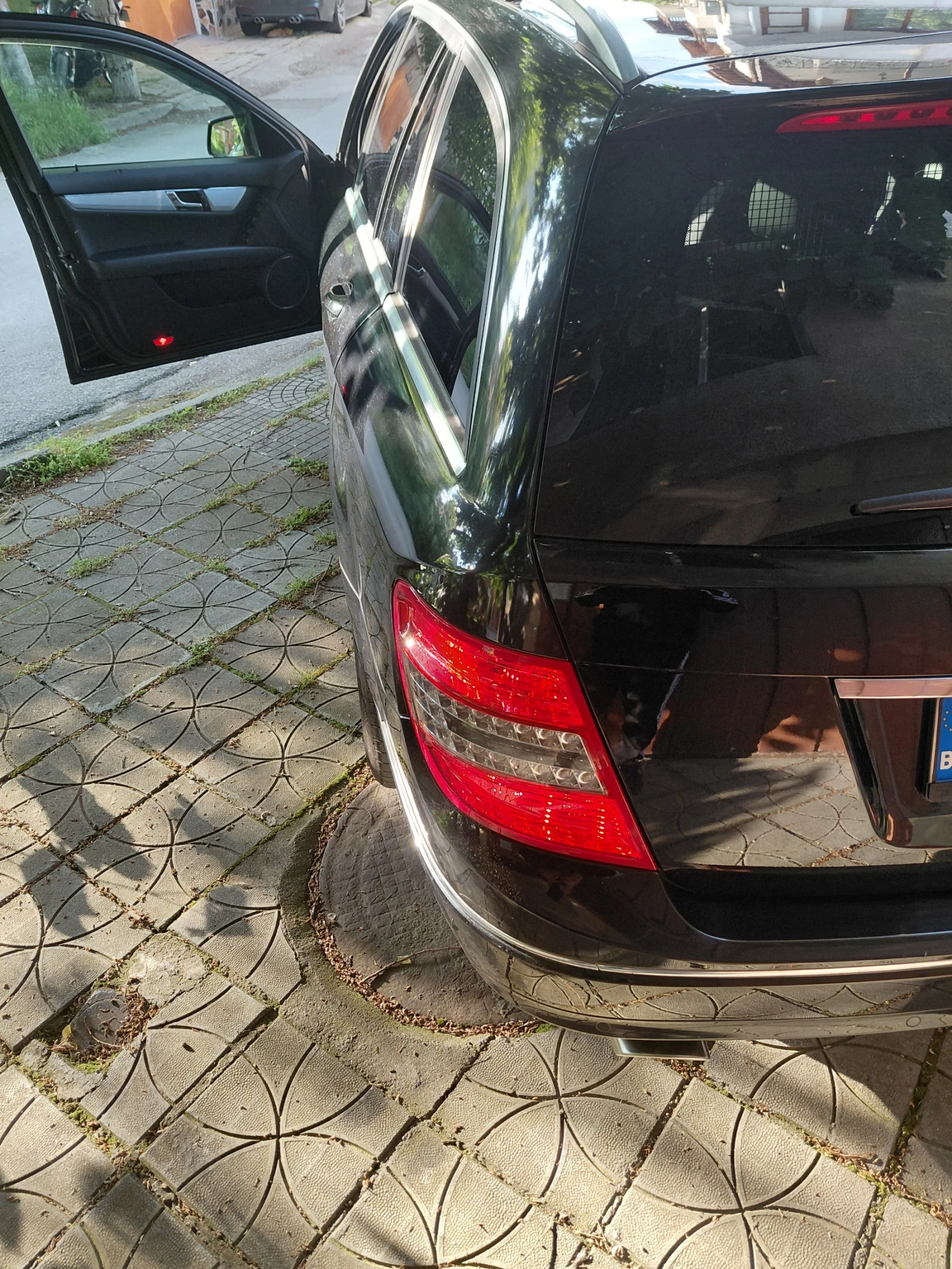 Mercedes-Benz C 220, снимка 11 - Автомобили и джипове - 54496400