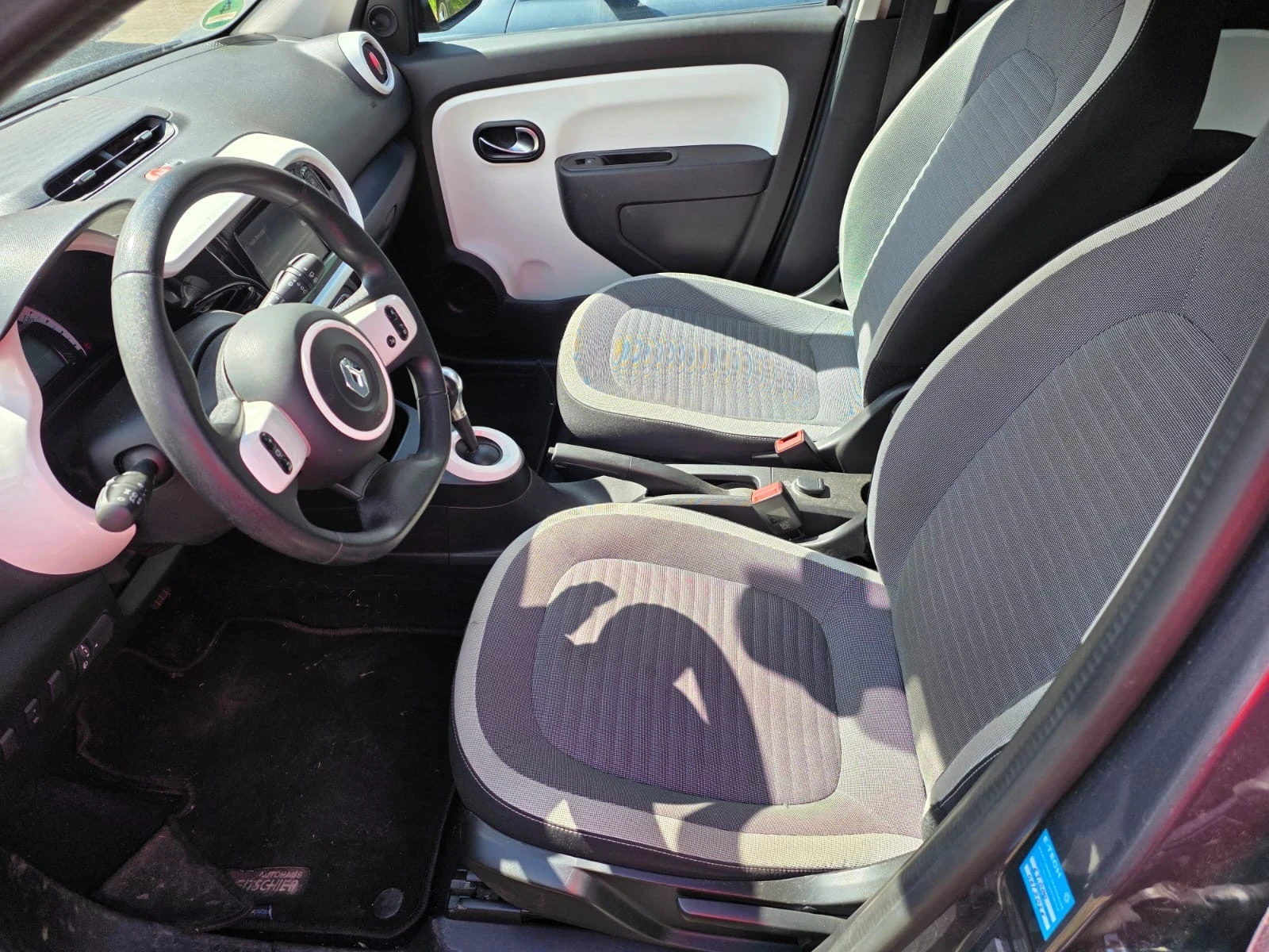 Renault Twingo E-Tech Twingo 2022/60kW-130km, снимка 7 - Автомобили и джипове - 55010187
