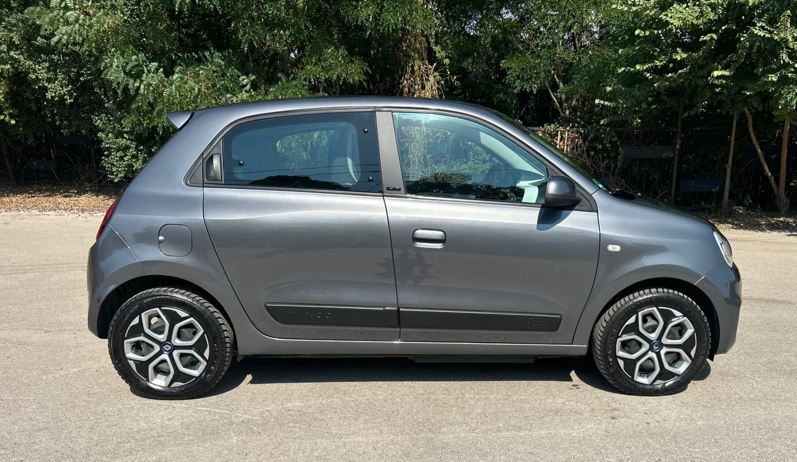 Renault Twingo E-Tech Twingo 2022-60kW, снимка 4 - Автомобили и джипове - 55010187