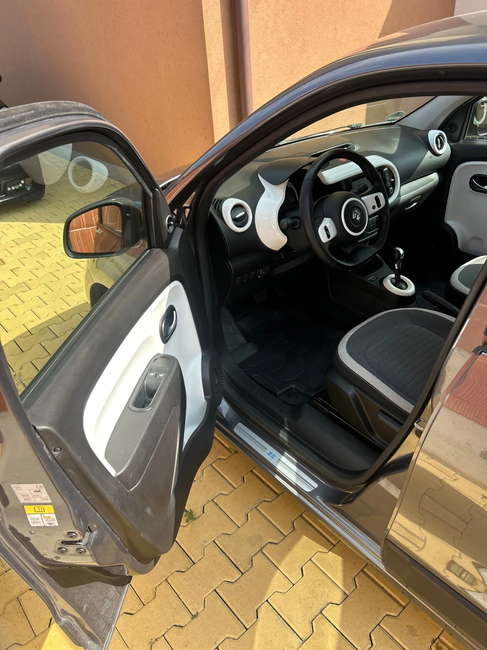 Renault Twingo E-Tech Twingo 2022/60kW-130km, снимка 8 - Автомобили и джипове - 55010187