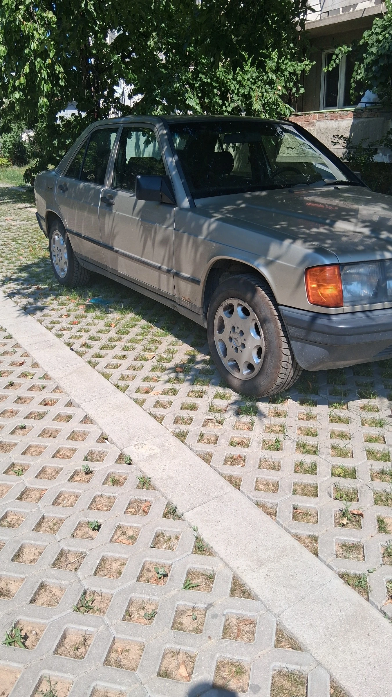 Mercedes-Benz 190, снимка 2 - Автомобили и джипове - 55310889