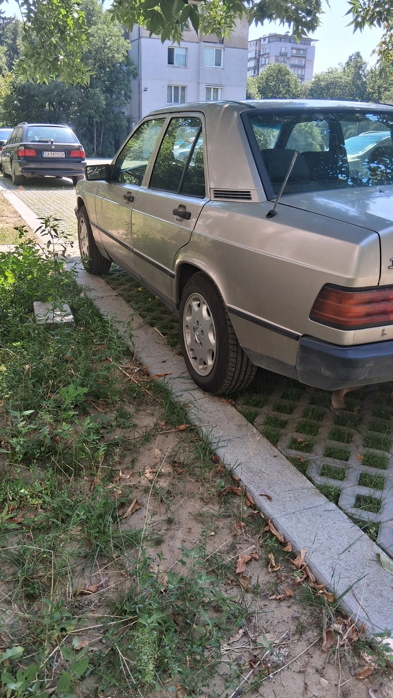 Mercedes-Benz 190, снимка 4 - Автомобили и джипове - 55310889
