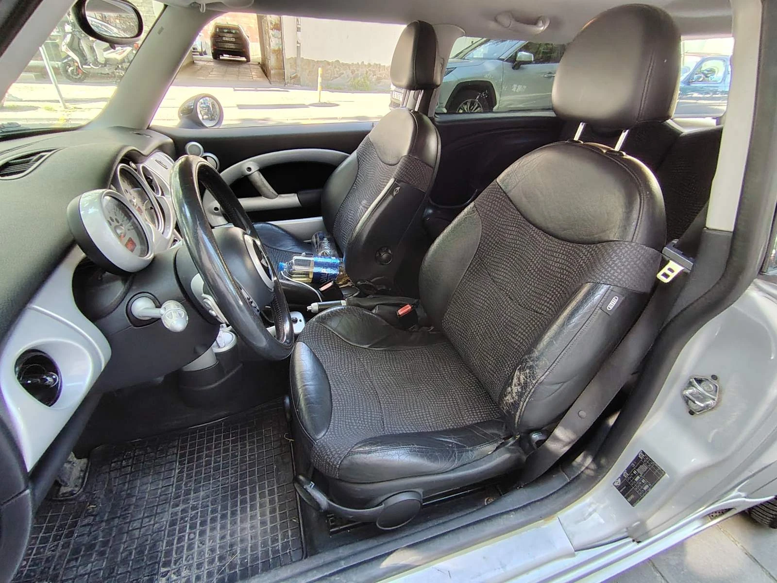 Mini One 1.6, снимка 7 - Автомобили и джипове - 55927826