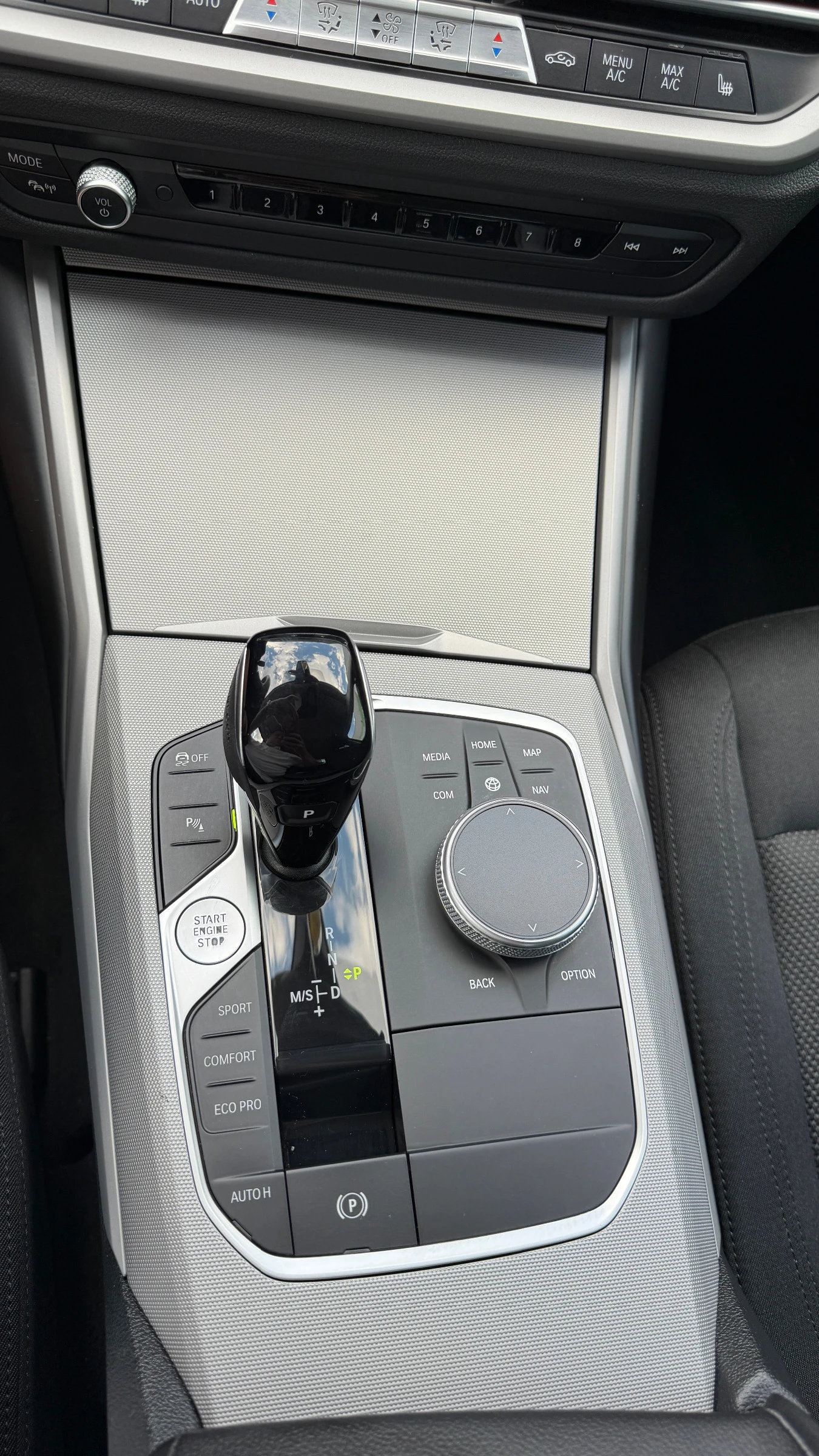BMW 320 d xDrive Първи собственик от България с ДДС, снимка 17 - Автомобили и джипове - 55942427