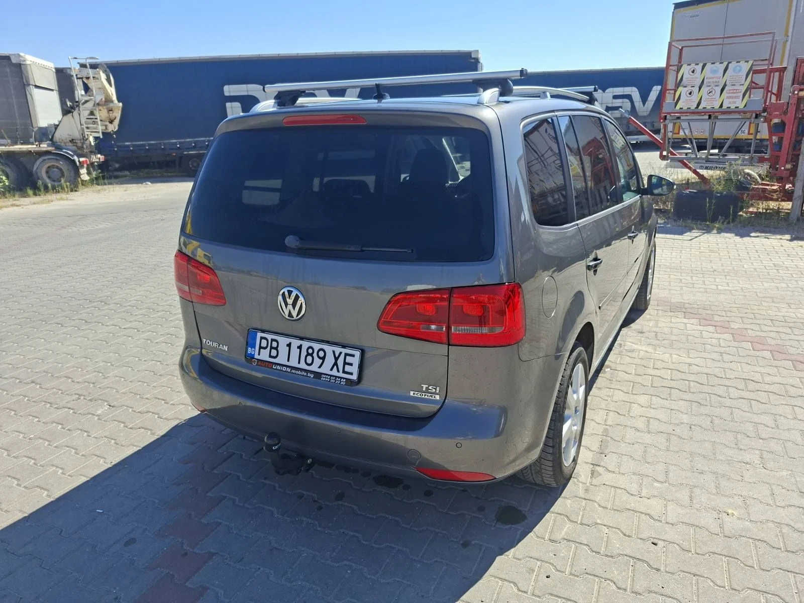 VW Touran Заводски метан, снимка 2 - Автомобили и джипове - 56119373