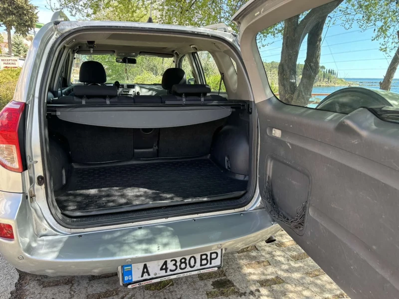 Toyota Rav4  2.2 D-4D CROSSOVER Toyota Rav 4, снимка 9 - Автомобили и джипове - 52432319