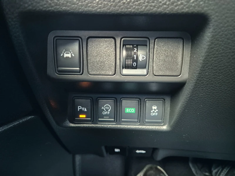 Nissan Qashqai 1.6DCI EURO6B ITALY NAVI TOP, снимка 15 - Автомобили и джипове - 53192080