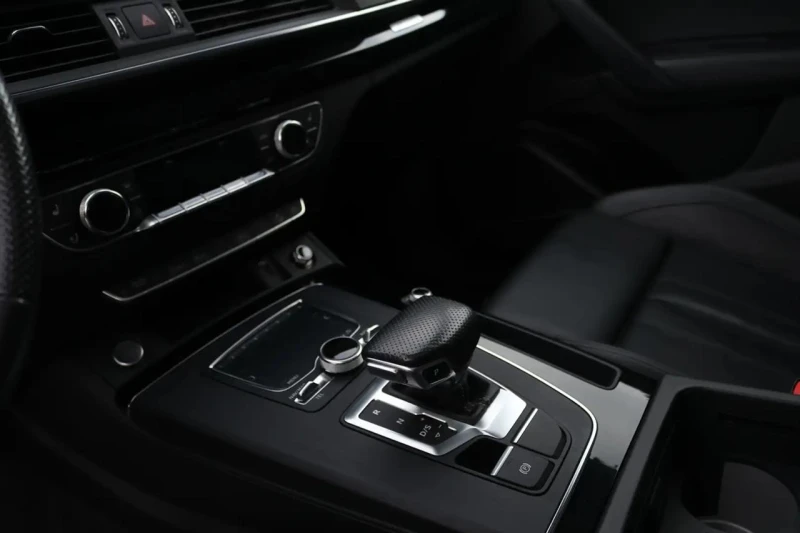 Audi Q5 Техник* Обдух* 360* S-line* CarPlay, снимка 11 - Автомобили и джипове - 53200379