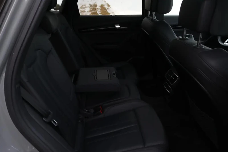 Audi Q5 Техник* Обдух* 360* S-line* CarPlay, снимка 8 - Автомобили и джипове - 53200379