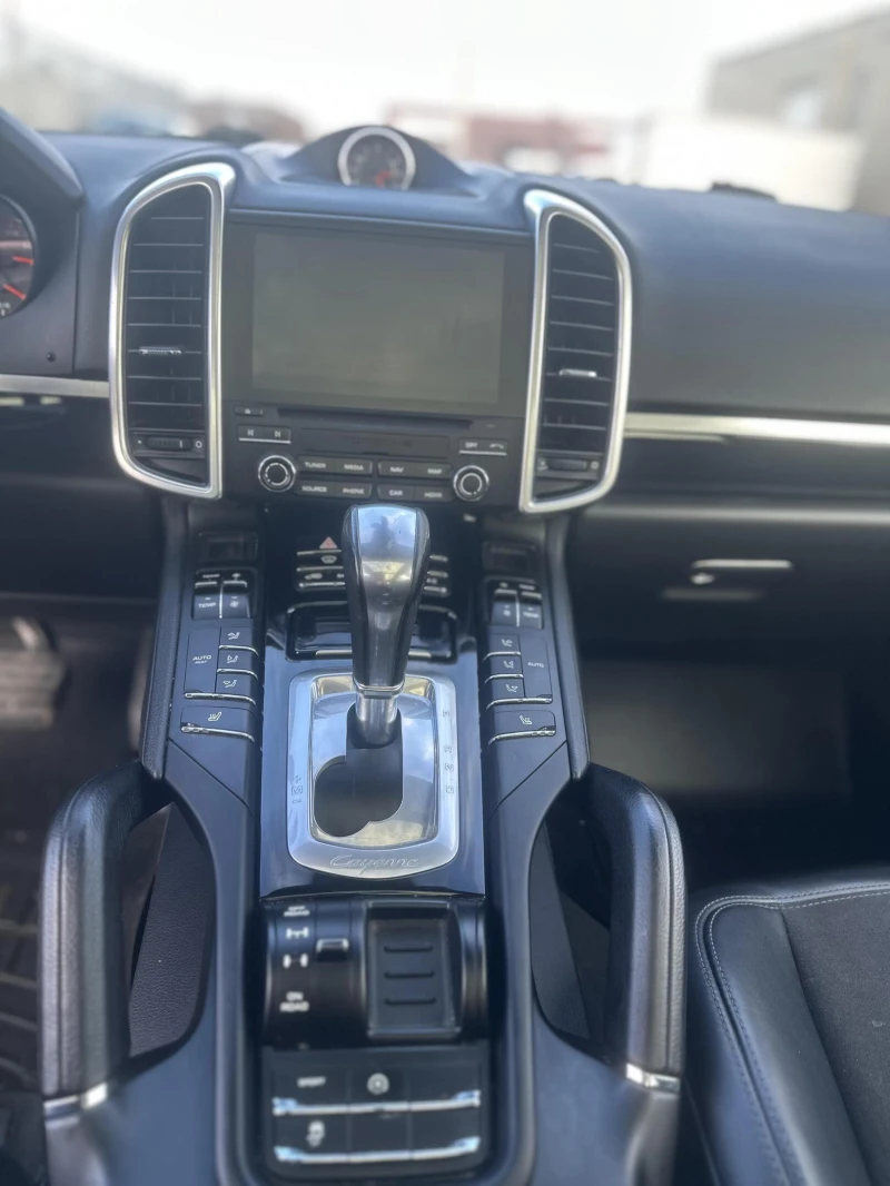 Porsche Cayenne * CARFAX* АВТО КРЕДИТ, снимка 10 - Автомобили и джипове - 53260083