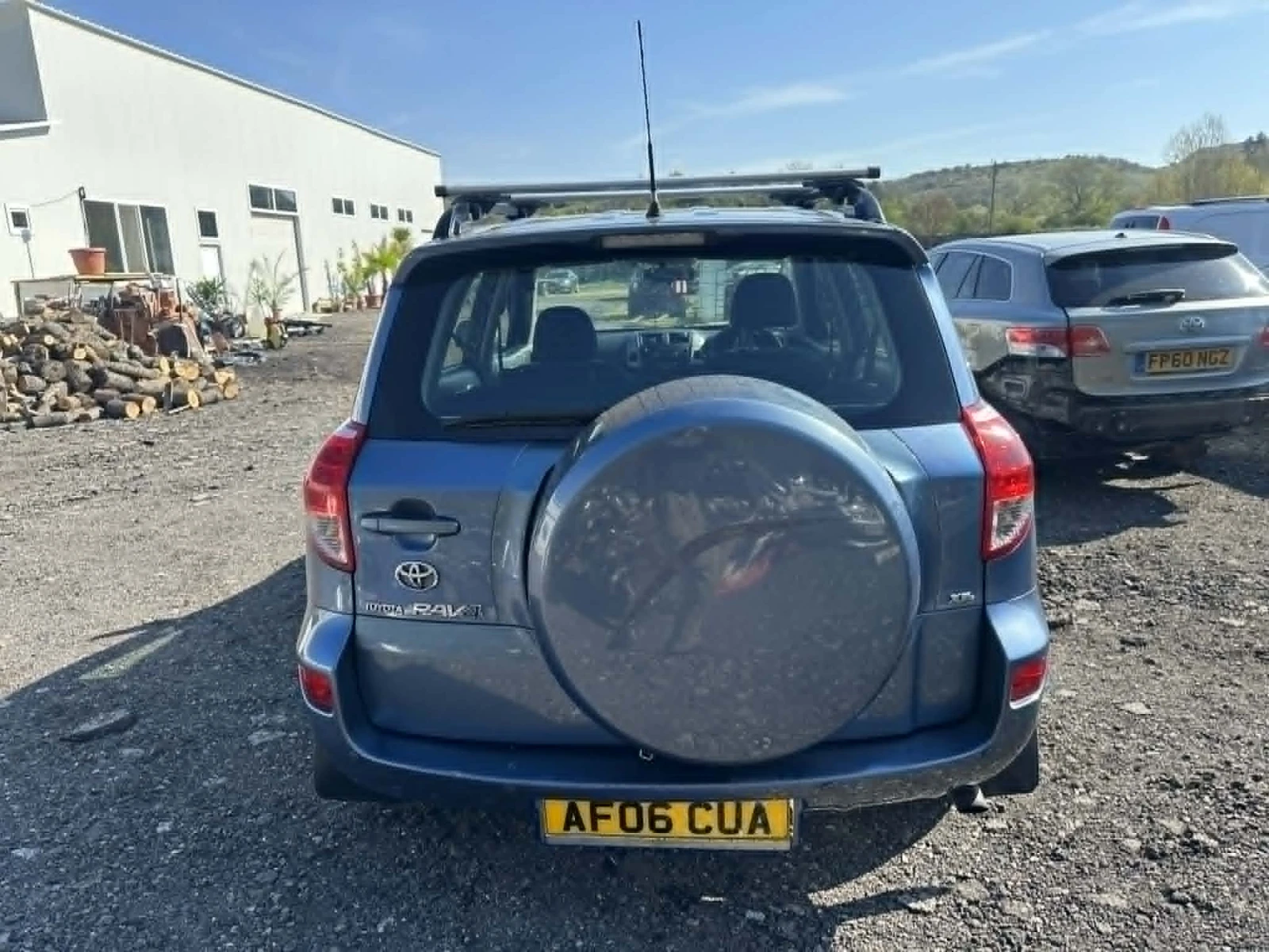 Toyota Rav4 2.2 D-4d 136к.с НА ЧАСТИ, снимка 4 - Автомобили и джипове - 52982213