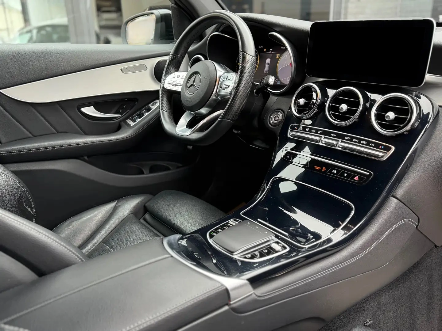 Mercedes-Benz GLC 200d Coupe 4Matic AMG Line - изображение 7