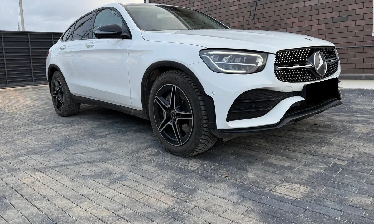 Mercedes-Benz GLC 200d Coupe 4Matic AMG Line - изображение 2