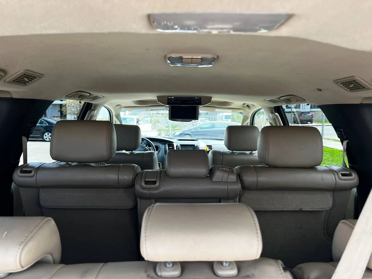 Toyota Sequoia //  | Mobile.bg   11