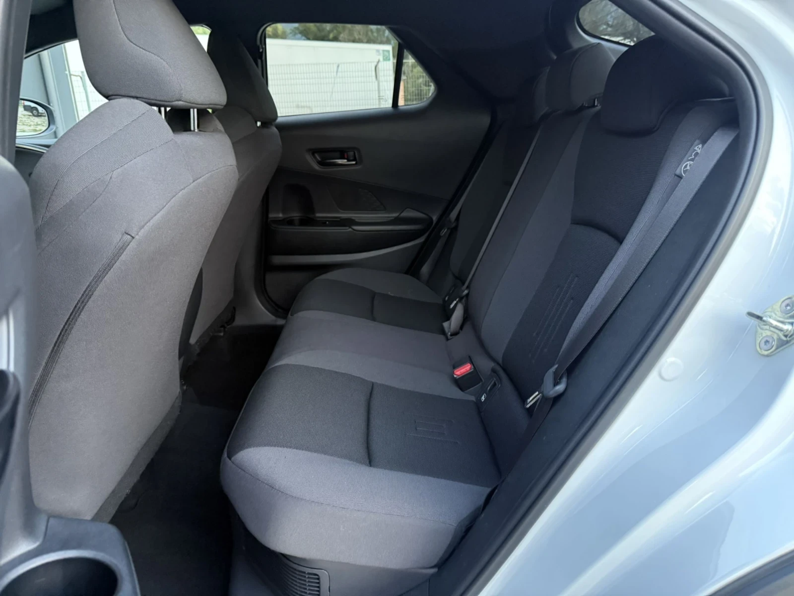 Toyota C-HR 1.8 HYBRID SALE | Mobile.bg — изображение 14