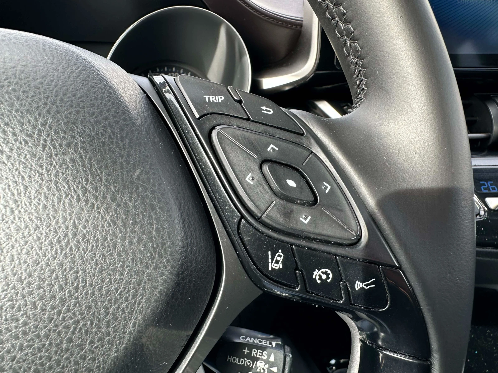 Toyota C-HR 1.8 Hybrid, Реални км, снимка 16 - Автомобили и джипове - 53559334