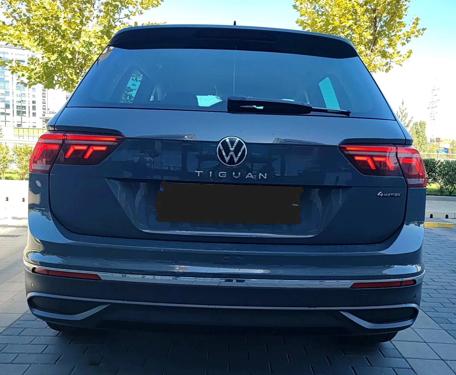 VW Tiguan 2.0 TDI | DSG7 | 4-Motion/В ГАРАНЦИЯ, снимка 4 - Автомобили и джипове - 54024354
