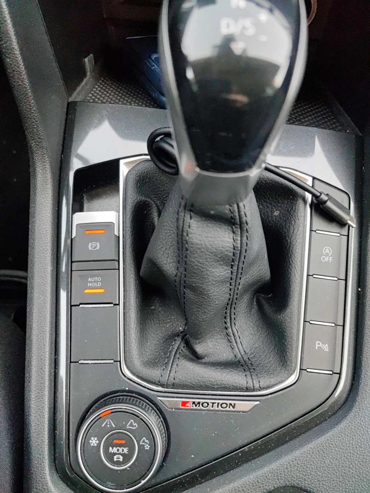 VW Tiguan 2.0 TDI | DSG7 | 4-Motion/В ГАРАНЦИЯ, снимка 6 - Автомобили и джипове - 54024354