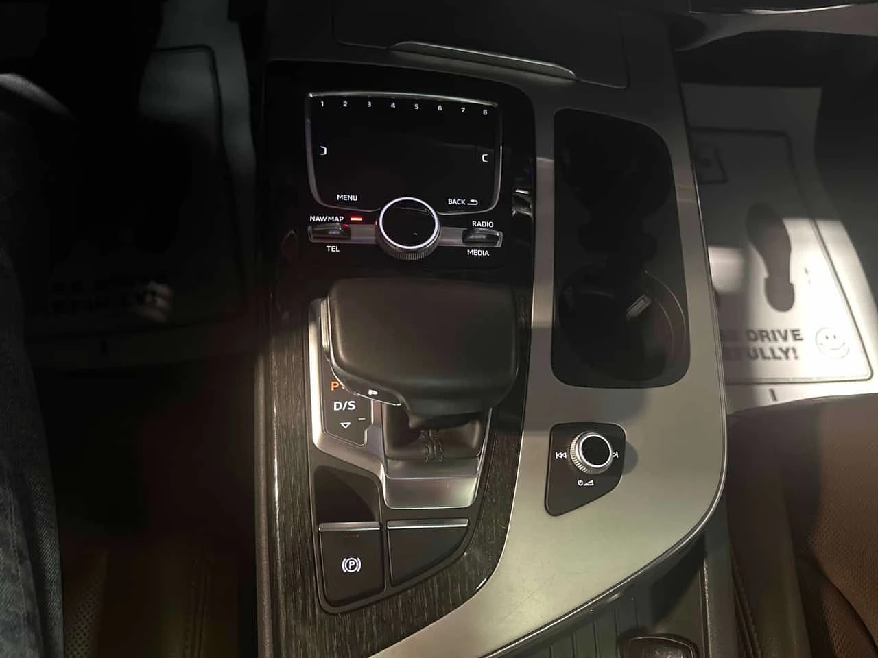 Audi Q7 * 2.0T Progressiv * ОБДУХВАНЕ * 360 * ПАНО * , снимка 9 - Автомобили и джипове - 54479926