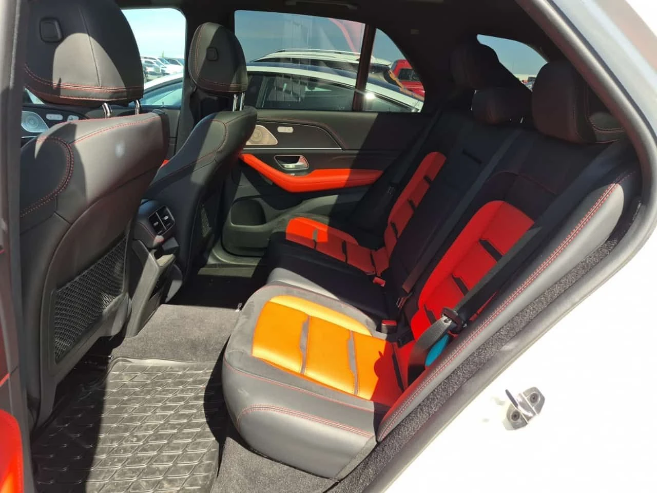 Mercedes-Benz GLE 53 4MATIC * BURMESTER* 360* DISTRONIC* , снимка 12 - Автомобили и джипове - 54702480