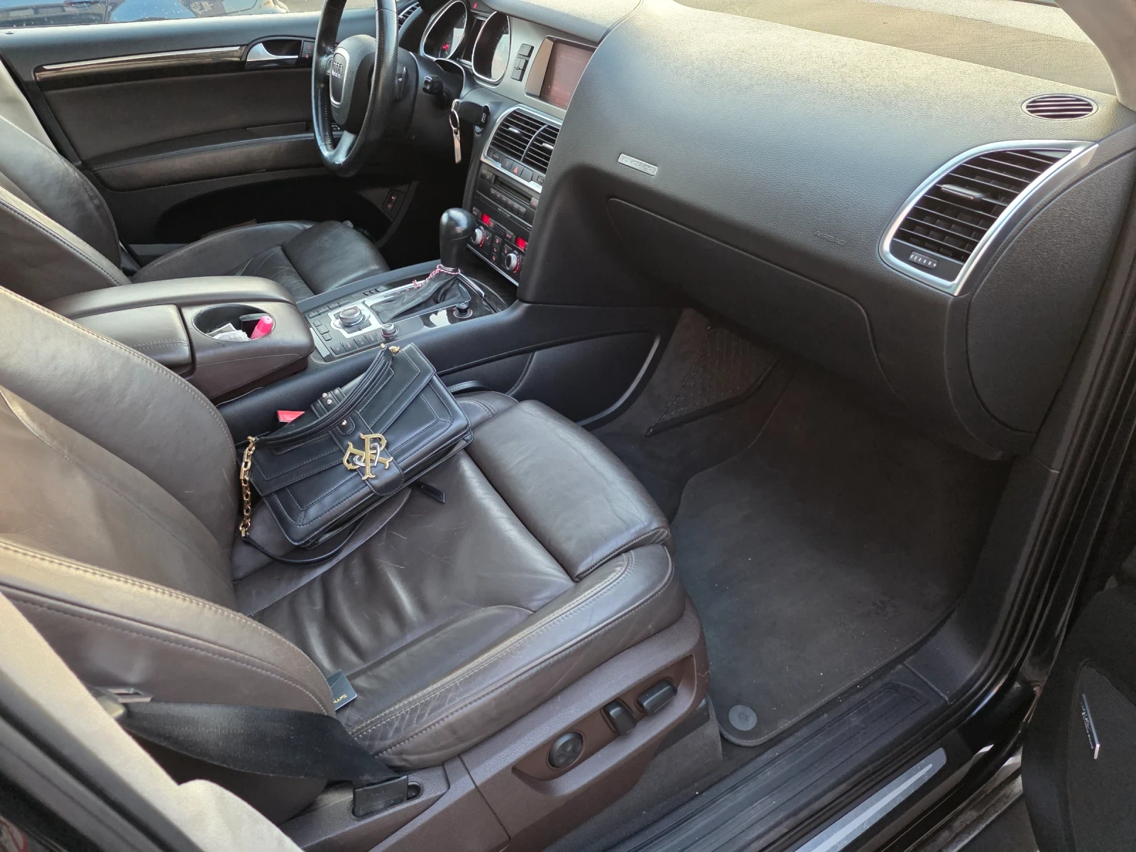 Audi Q7 3.0 TDI 7местна ФОЛИРАНА., снимка 15 - Автомобили и джипове - 55449913