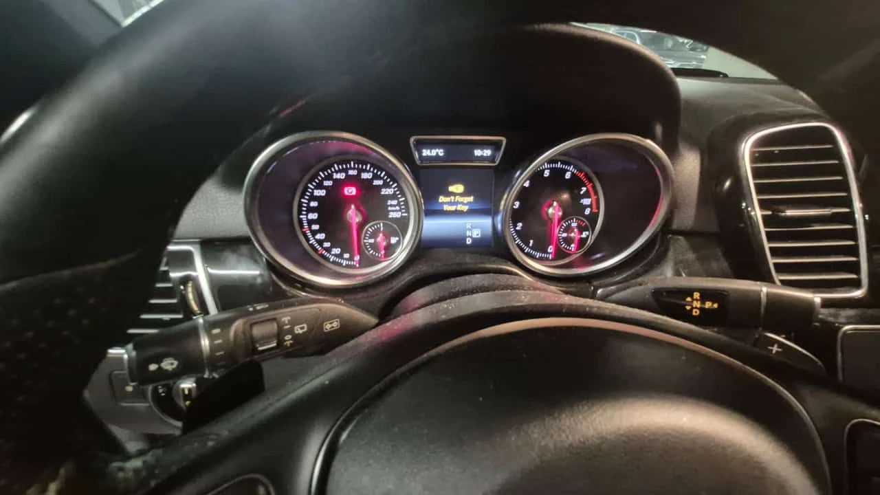 Mercedes-Benz GLE 400 * CARFAX * ОПЦИЯ ЗА ФИНАНСИРАНЕ, снимка 8 - Автомобили и джипове - 55468490