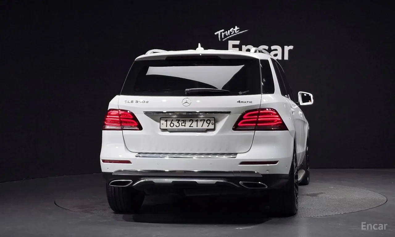 Mercedes-Benz GLE 350 * 4MATIC * АВТОКРЕДИТ БЕЗ ПЪРВОНАЧАЛНА ВНОСКА, снимка 4 - Автомобили и джипове - 55950542