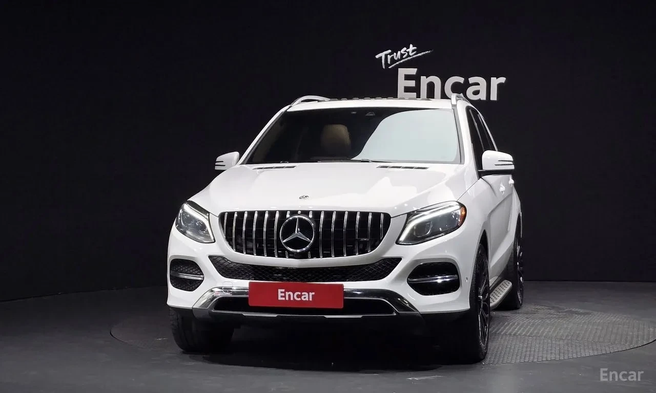 Mercedes-Benz GLE 350 * 4MATIC * АВТОКРЕДИТ БЕЗ ПЪРВОНАЧАЛНА ВНОСКА, снимка 3 - Автомобили и джипове - 55950542