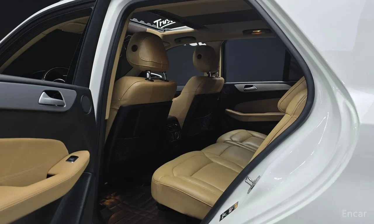 Mercedes-Benz GLE 350 * 4MATIC * АВТОКРЕДИТ БЕЗ ПЪРВОНАЧАЛНА ВНОСКА, снимка 11 - Автомобили и джипове - 55950542