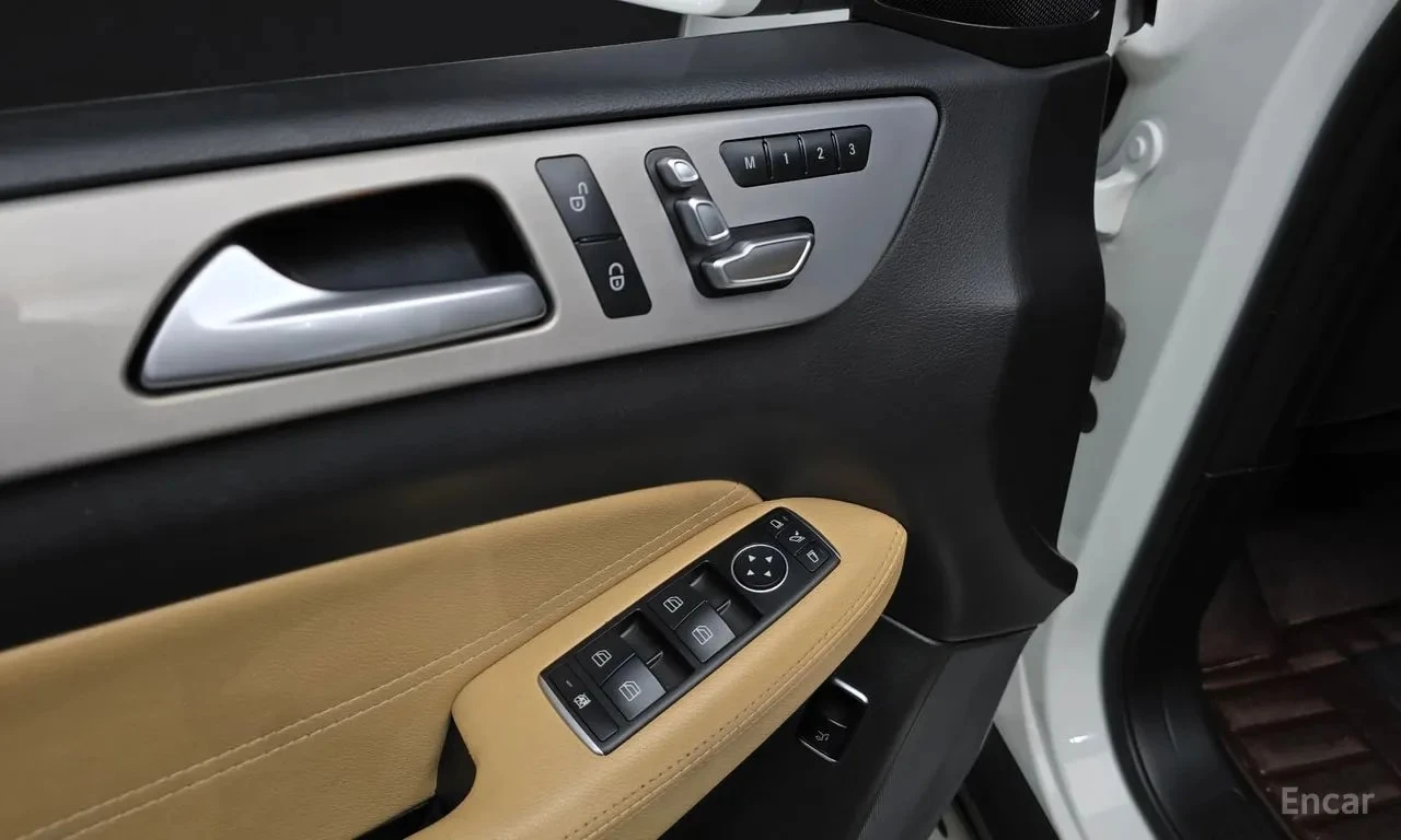 Mercedes-Benz GLE 350 * 4MATIC * АВТОКРЕДИТ БЕЗ ПЪРВОНАЧАЛНА ВНОСКА, снимка 15 - Автомобили и джипове - 55950542