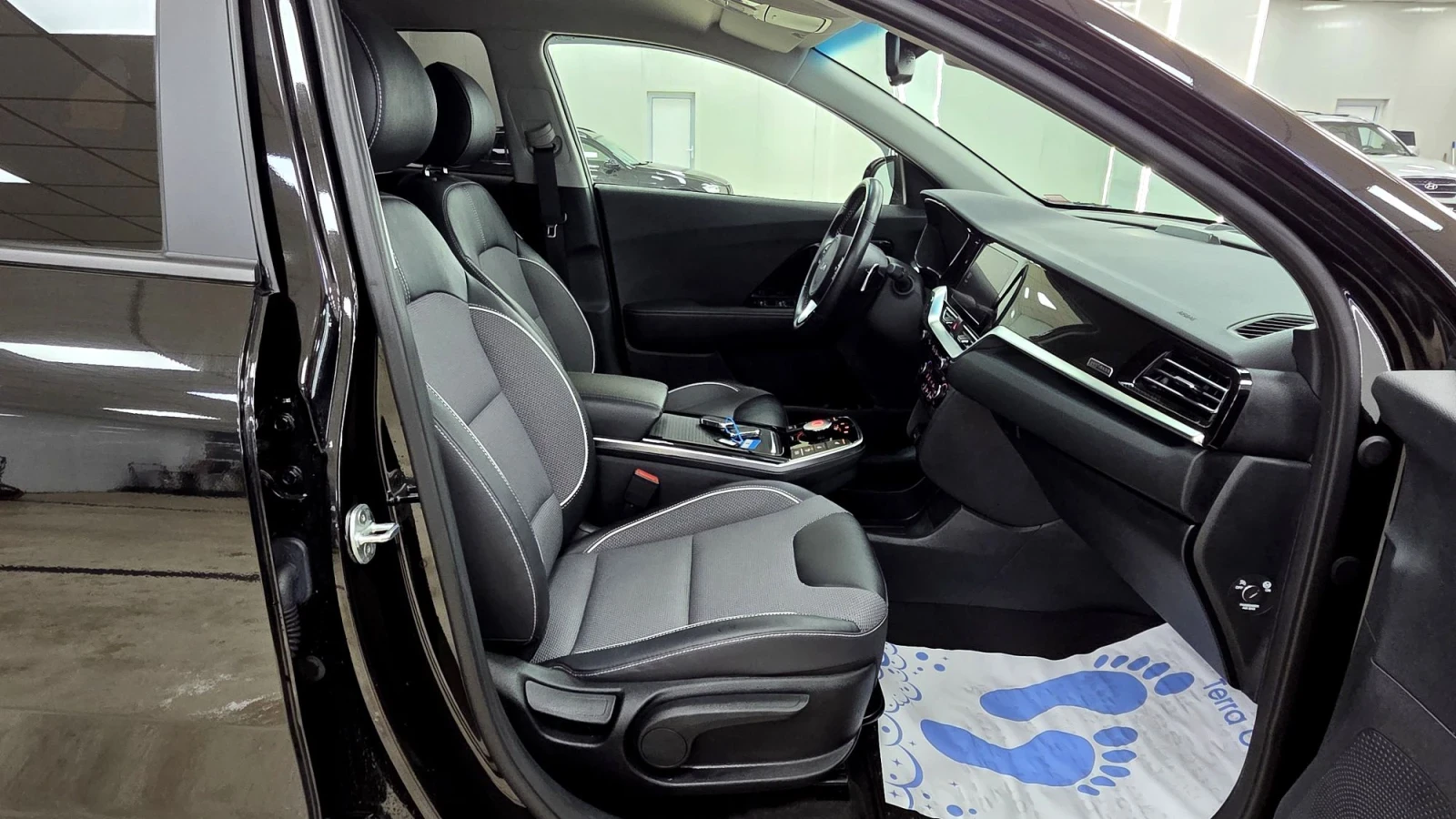 Kia Niro В гаранция/Сервизна КНИЖКА, снимка 10 - Автомобили и джипове - 56223883