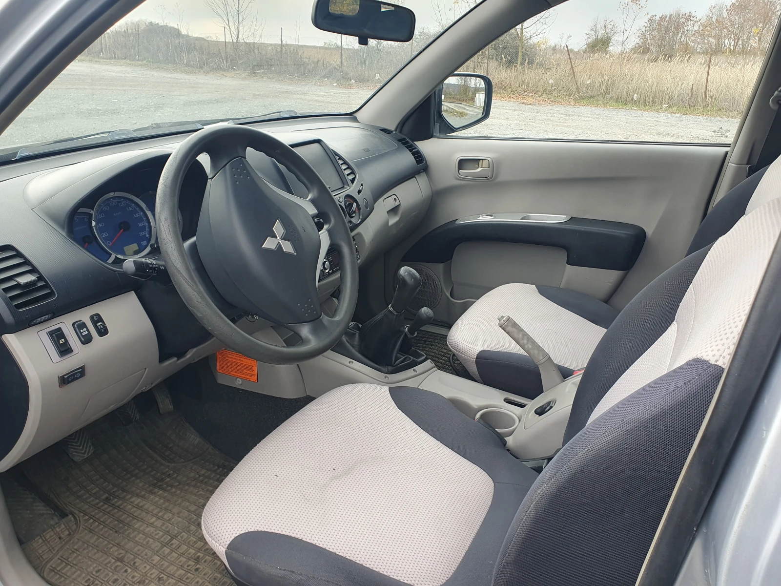 Mitsubishi L200, снимка 3 - Автомобили и джипове - 56657268
