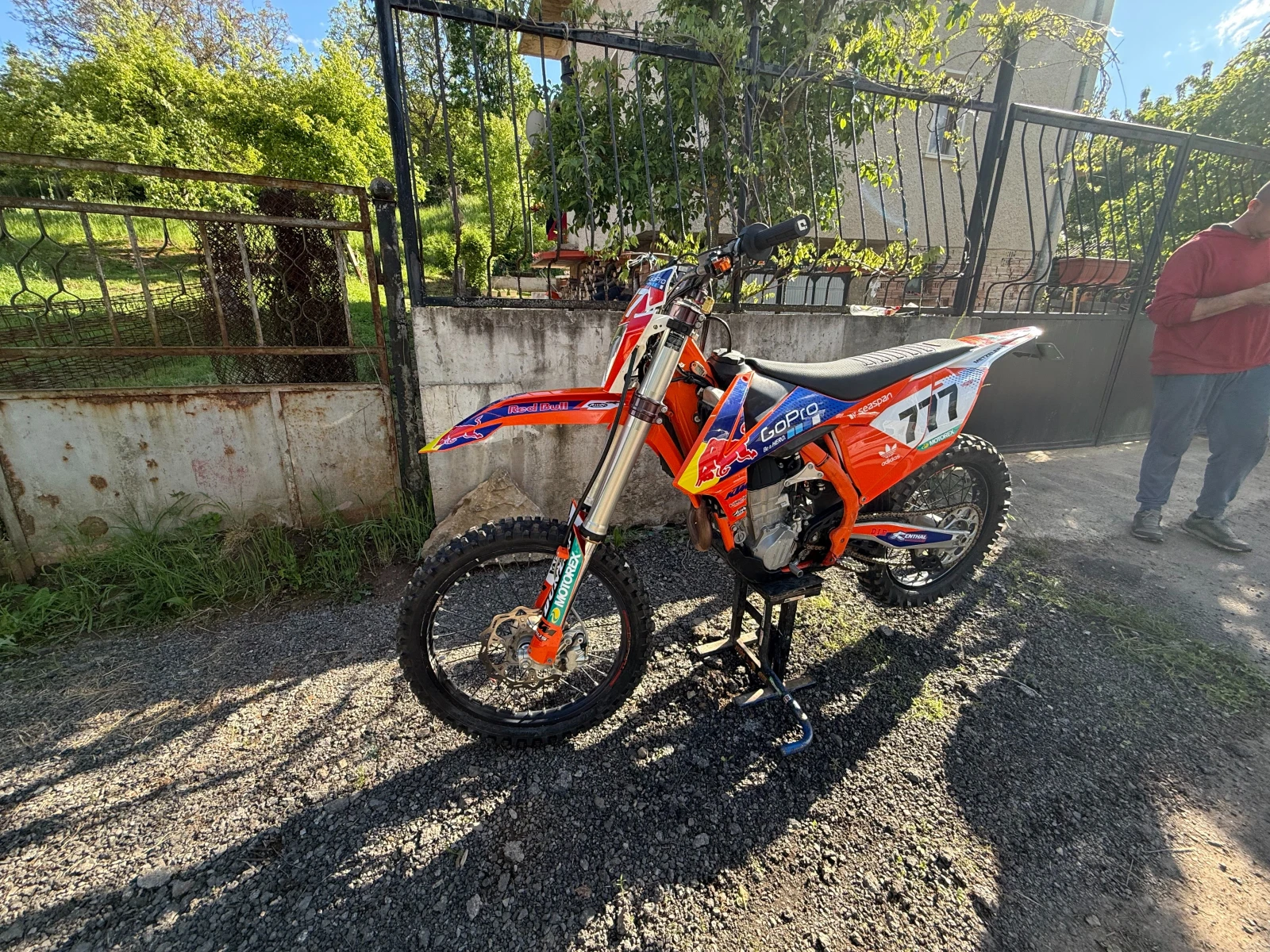 Ktm SX-F 450 НОВ ОБСЛУЖЕНО 2 х ТРАКШЪН/ЛЪНЧ ФАРОВЕ - изображение 4