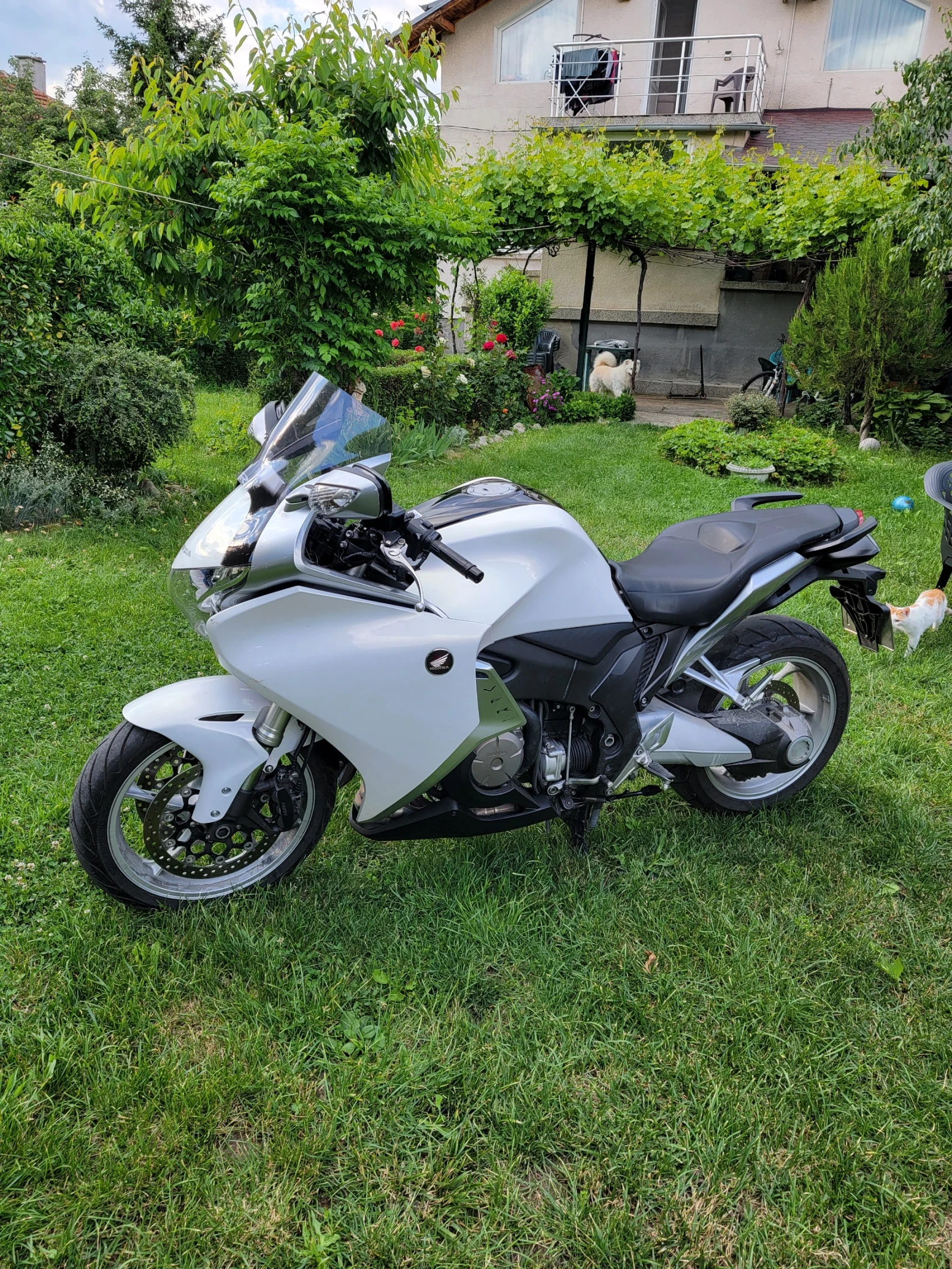 Honda Vfr 1200F, снимка 2 - Мотоциклети и мототехника - 54824880