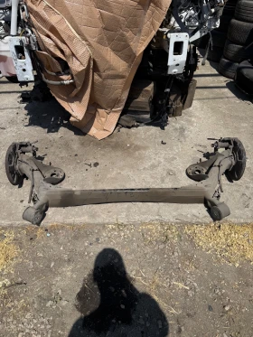 Kia Carens 2013-2018г заден мост, снимка 1