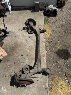 Kia Carens 2013-2018г заден мост, снимка 3