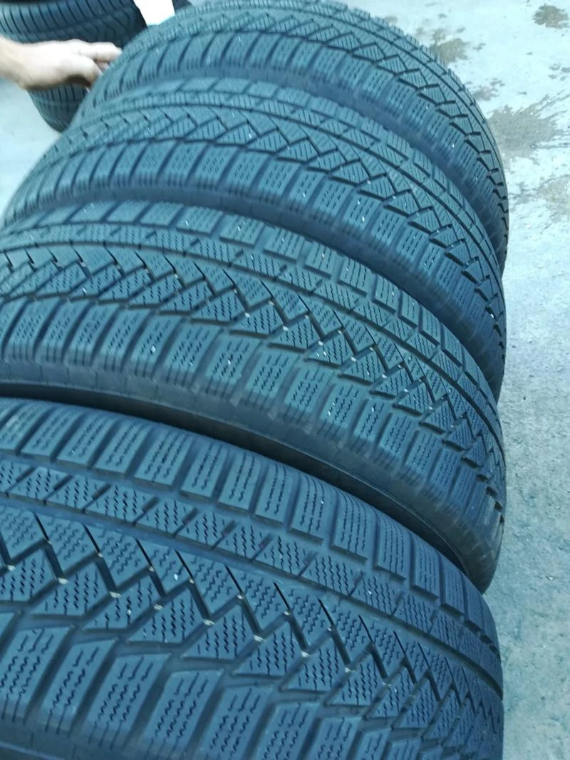 Гуми Зимни 215/65R17, снимка 3 - Гуми и джанти - 30416869