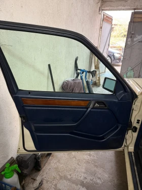 Mercedes-Benz 124 3.0 D, снимка 14