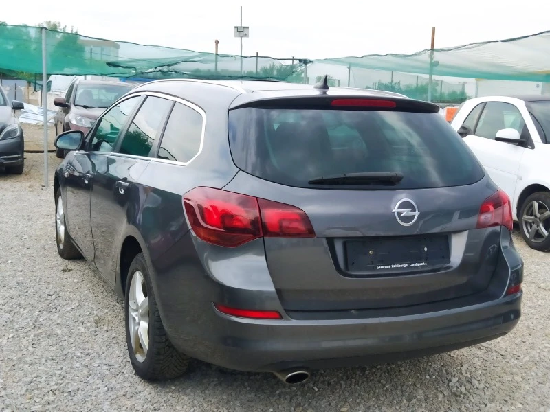 Opel Astra 139000 kм!! 1.4i Turbo/Навигация , снимка 4 - Автомобили и джипове - 47052238