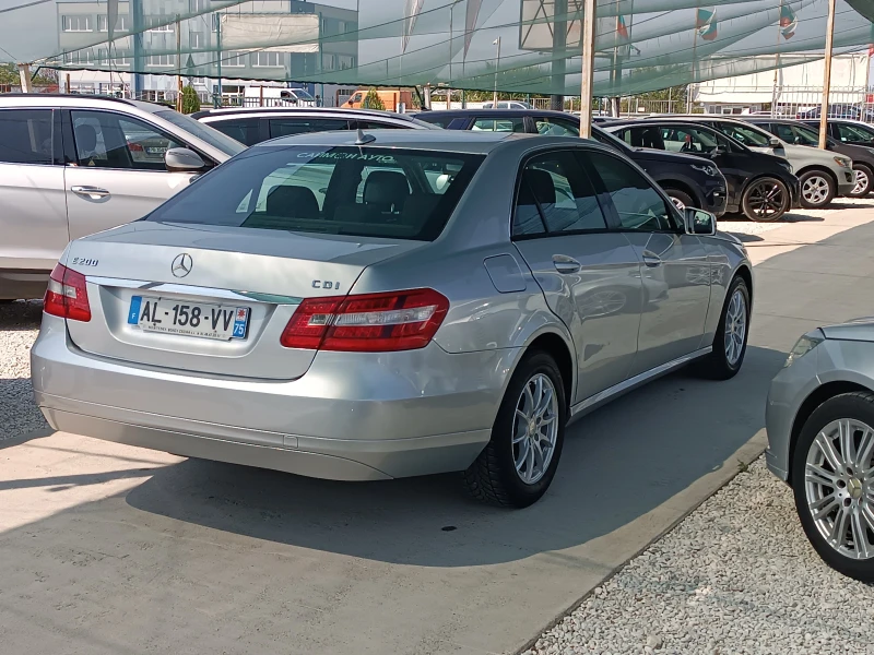 Mercedes-Benz E 200 2.2 CDI, снимка 4 - Автомобили и джипове - 46972877