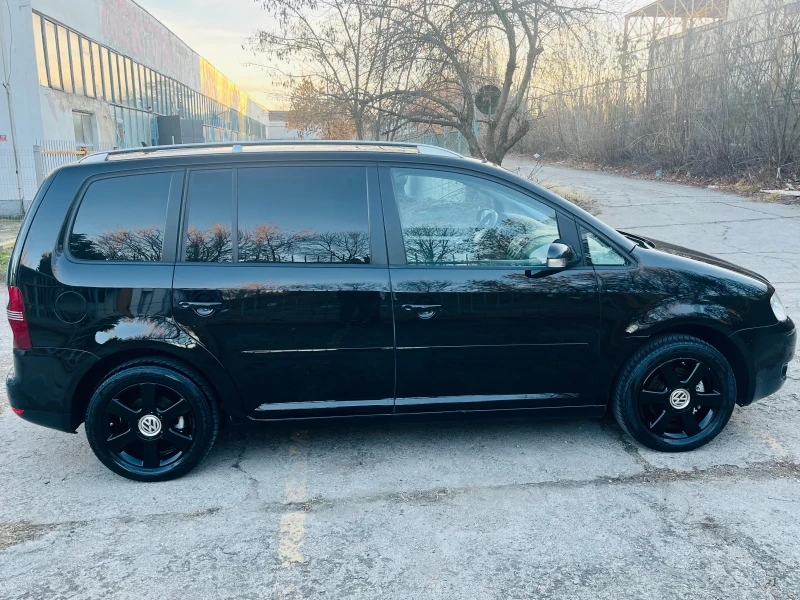 VW Touran 2.0 TDI HIGHLINE KLIMATRONIK, снимка 7 - Автомобили и джипове - 48411162