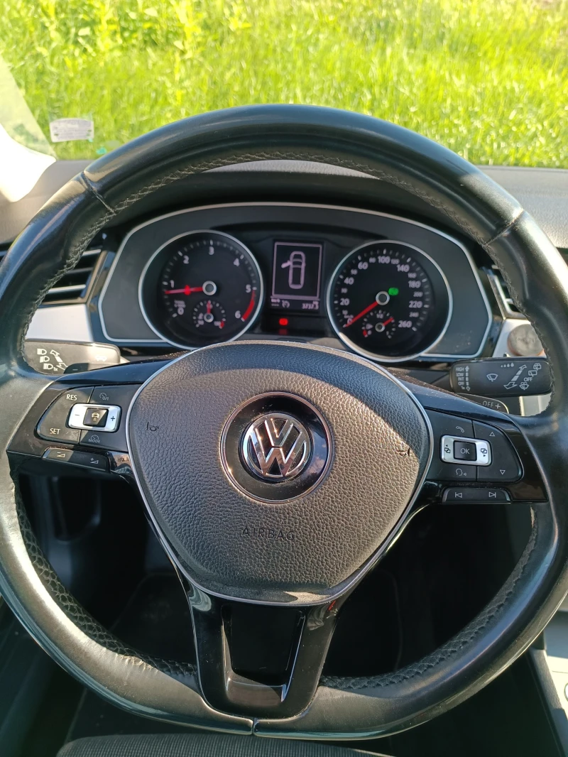 VW Passat, снимка 3 - Автомобили и джипове - 49442934