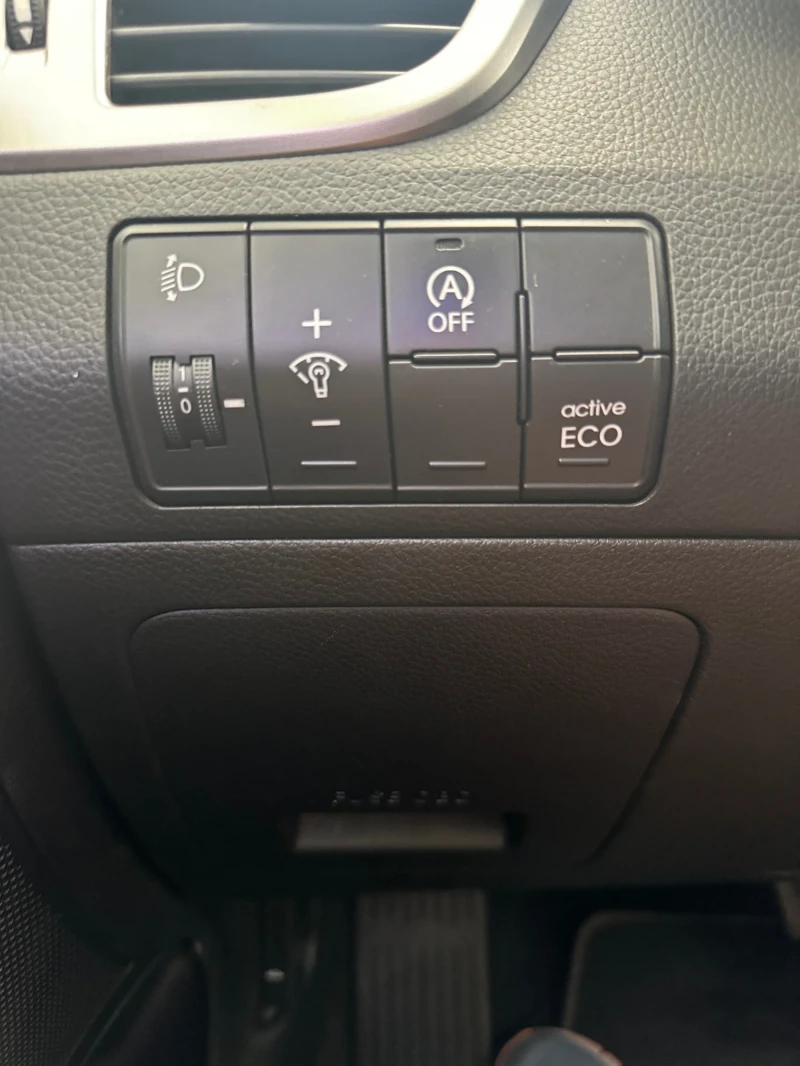 Hyundai I30 Hyundai i30 1.6 CRDI, снимка 12 - Автомобили и джипове - 52436642