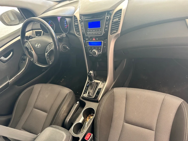 Hyundai I30 Hyundai i30 1.6 CRDI, снимка 15 - Автомобили и джипове - 52436642