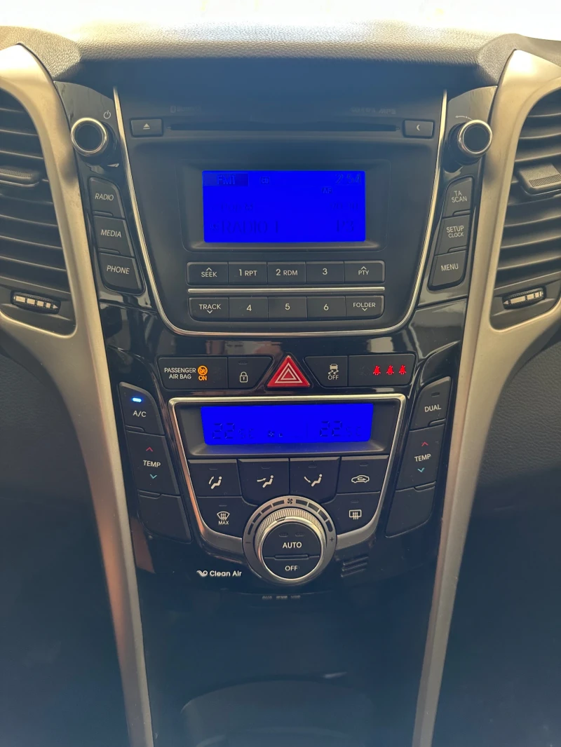 Hyundai I30 Hyundai i30 1.6 CRDI, снимка 10 - Автомобили и джипове - 52436642