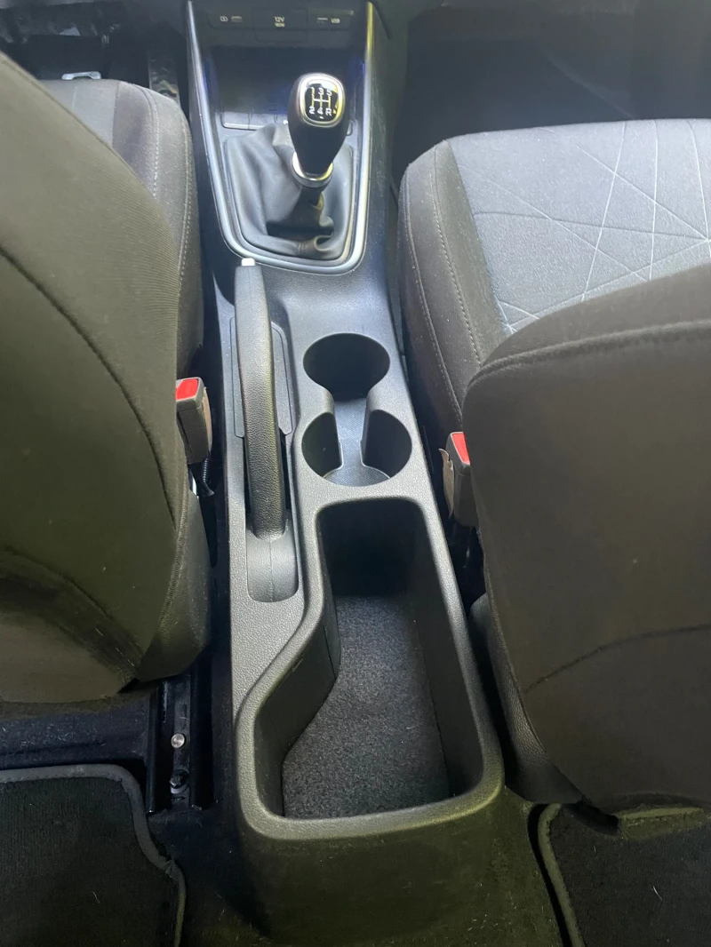 Hyundai Bayon, снимка 8 - Автомобили и джипове - 51780682