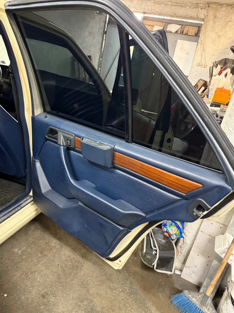 Mercedes-Benz 124 3.0 D, снимка 10 - Автомобили и джипове - 52619565