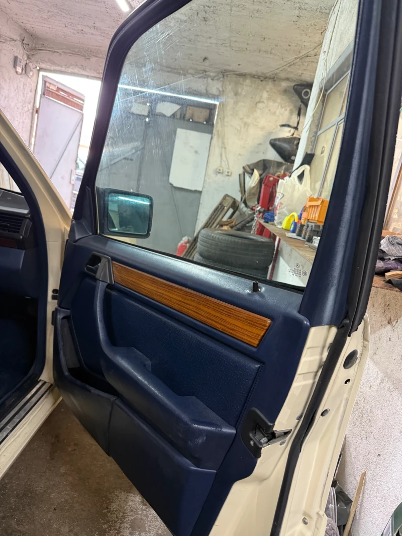 Mercedes-Benz 124 3.0 D, снимка 9 - Автомобили и джипове - 52619565