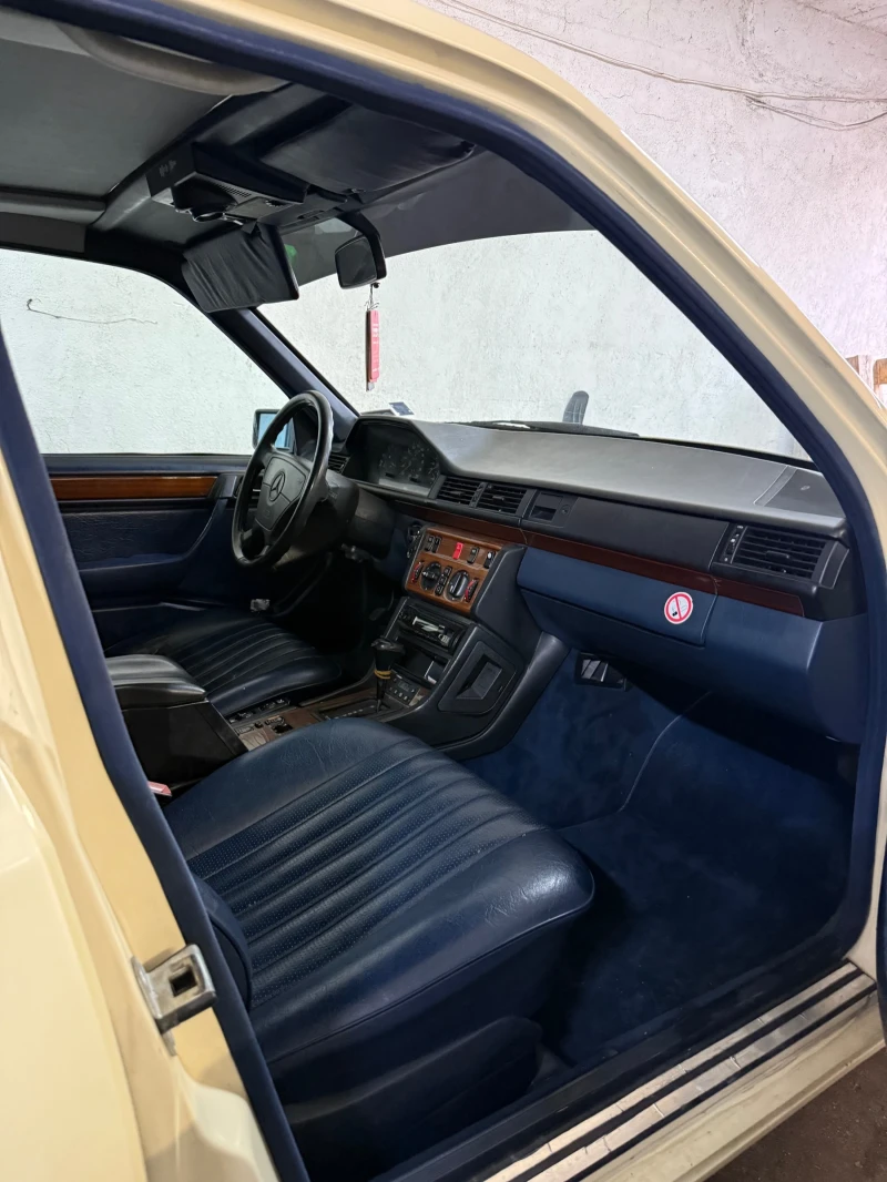 Mercedes-Benz 124 3.0 D, снимка 11 - Автомобили и джипове - 52619565
